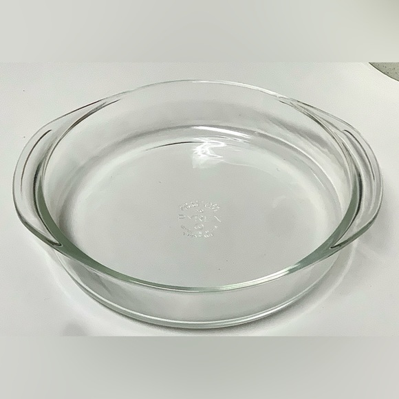Mid Century Vintage Pyrex 221 8 1/4" Double Handled Tempered Glass Casserole - Picture 1 of 7